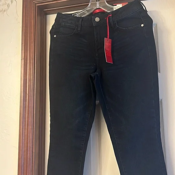 CLEARANCE. Jennifer Lopez Flawless Sculpt Skinny Jeans. New With Tags - Picture 1 of 7